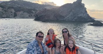 16 Top Money Saving Travel Tips for Your Next Holiday money-saving