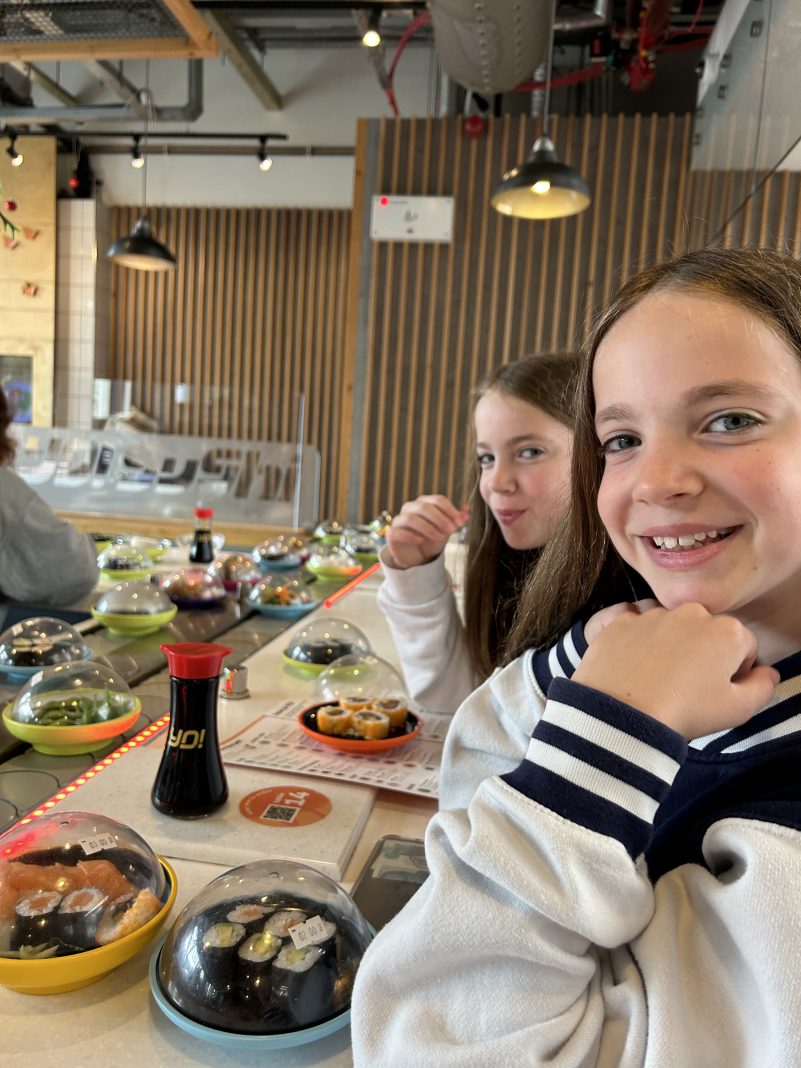 Kids eat free